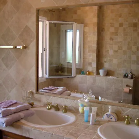 Vetricella Corse Sud Bed & Breakfast 4*