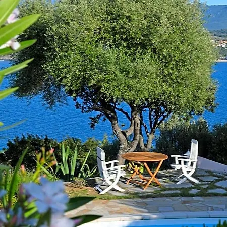 Vetricella Corse Sud Bed & Breakfast 4*