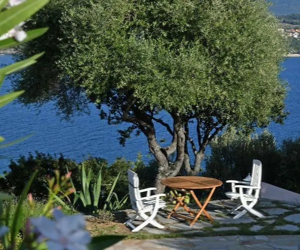 Vetricella Corse Sud ベッド・アンド・ブレックファスト 4*