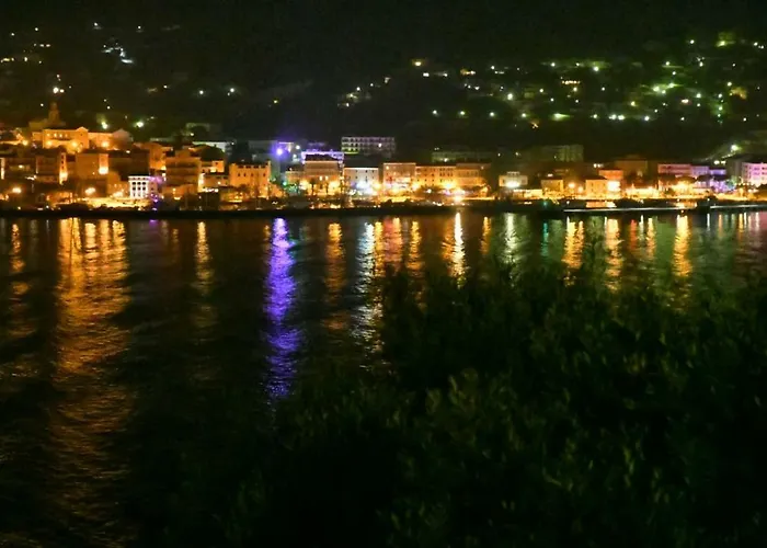 Vetricella Corse Sud ベッド・アンド・ブレックファスト 4*